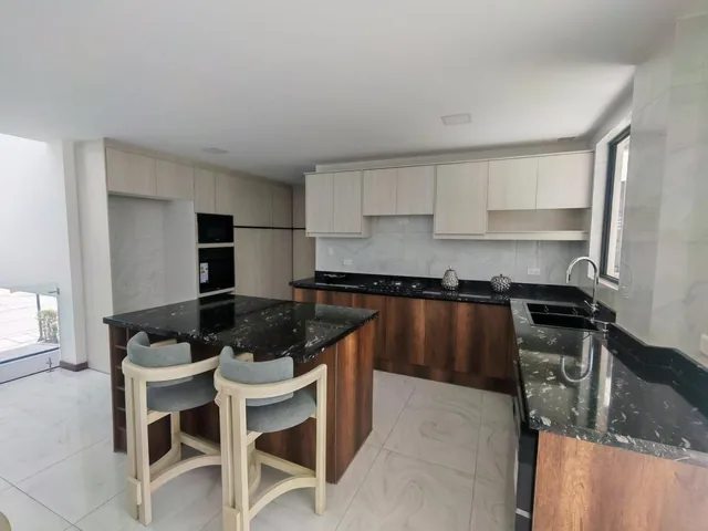 Tumbaco, Casa por Estrenar con Amplio Jardin — imagen 5