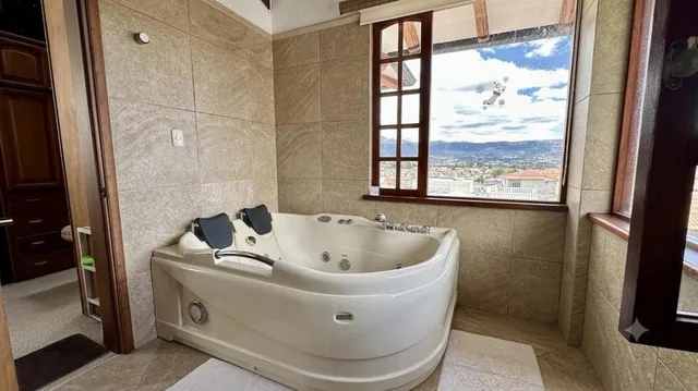 Sangolqui Casa de 1053 m² con 4 Dorm. en Venta Urb. San Ignacio de Cashapamba — imagen 2