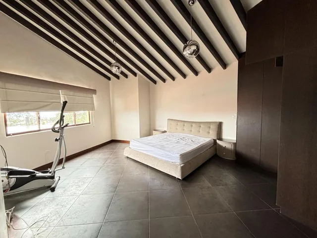 Casa de Renta en Nayón con Patio Amplio — imagen 4
