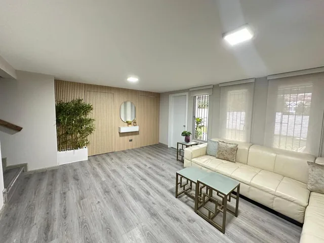 Casa Comercial Sobre Av Interociánica — imagen 5