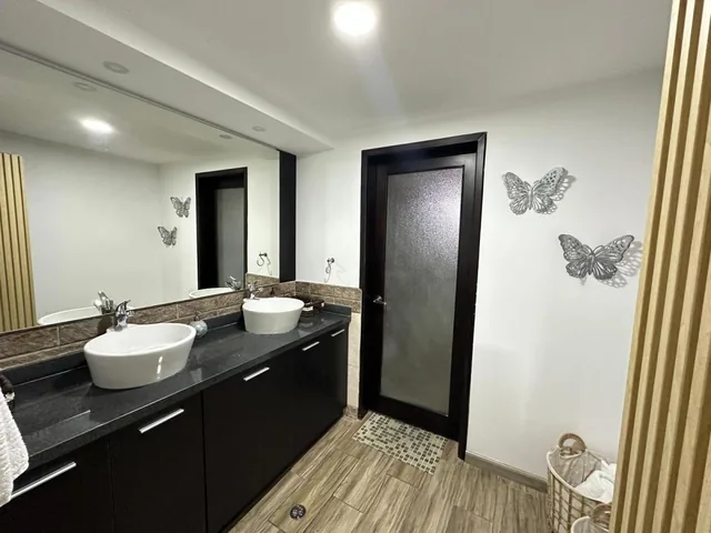 Casa Comercial Sobre Av Interociánica — imagen 4