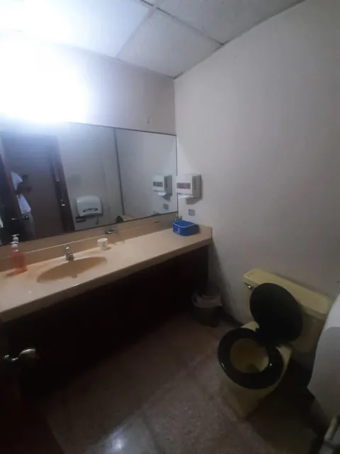 Av Victor Emilio Estrada Se Alquila o Vende Casa Comercial 734 m² Terreno, Guayas — imagen 4