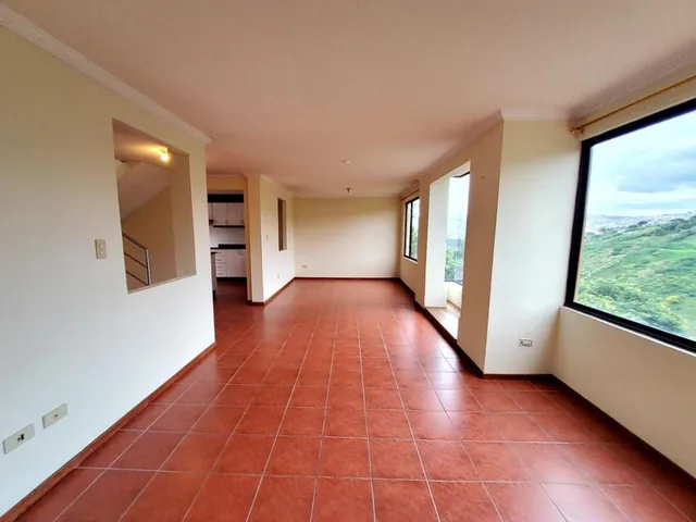 Re/max Futuro Vende Casa Conjunto Dos Hemisferios Pusuqui — imagen 4