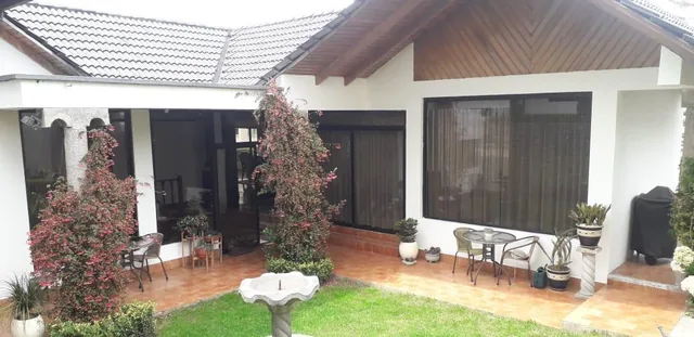 Re/max Futuro Vende Hermosa y Funcional Casa de 813 m², 1029 m² Terreno Pinar Alto — imagen 2