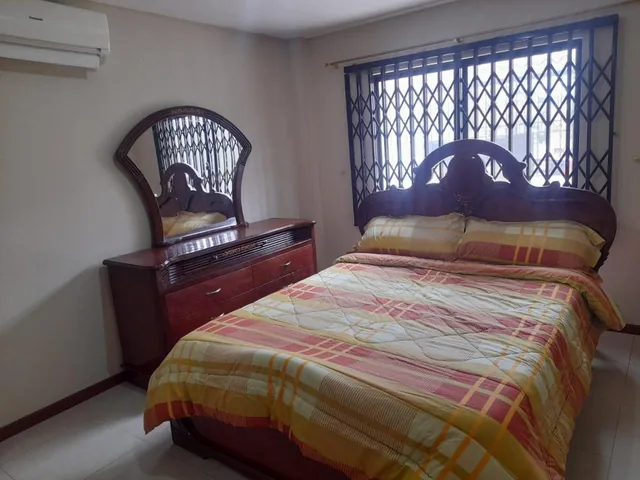 Cdla. Villa Club. Linda Casa en Venta en Primeras Etapas, 3 Habitaciones, Guayas — imagen 3