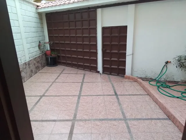 Venta Casa de La Urbanización Santa Cecilia, Guayas — imagen 2