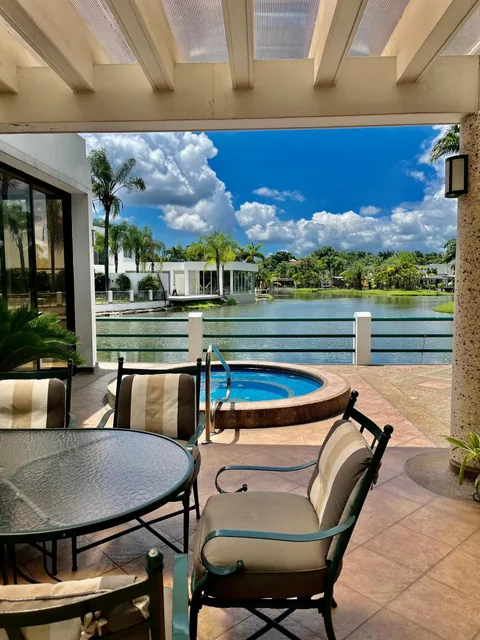 Casa de Venta Junto Al Lago en Urb. Laguna Club, Guayas — imagen 2