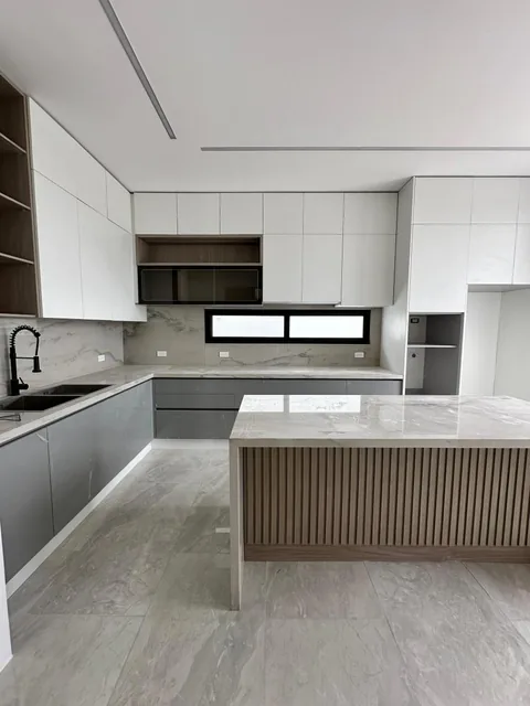 En Venta Casa de Estreno 457 m², en Samborondon Km 2.5 - Urbanizacion Puerta Al Río, 4 Dorm., Guayas — imagen 2
