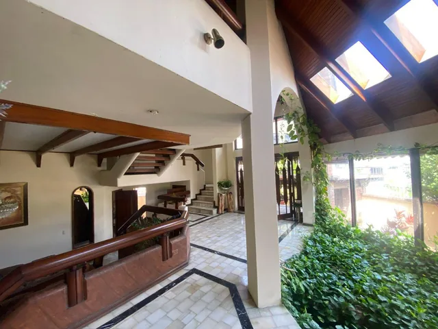 En Venta Casa en Zona Residencial Comercial Kennedy Norte L. Torres, Guayas — imagen 5