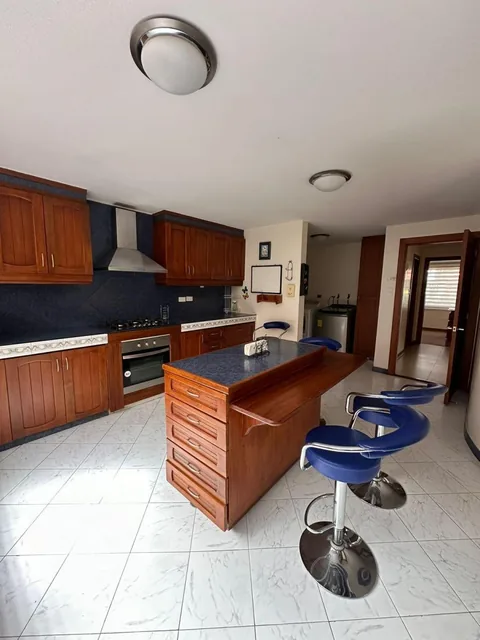 Cerca Usfq Linda Casa en Venta — imagen 3