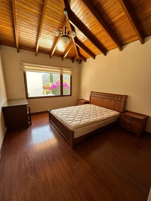 Cerca Usfq Linda Casa en Venta — imagen 2
