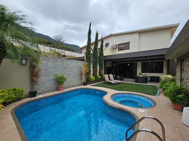 En Venta Casa en La Urbanizacion Los Olivos 2 - Los Ceibos, Guayas — imagen 3
