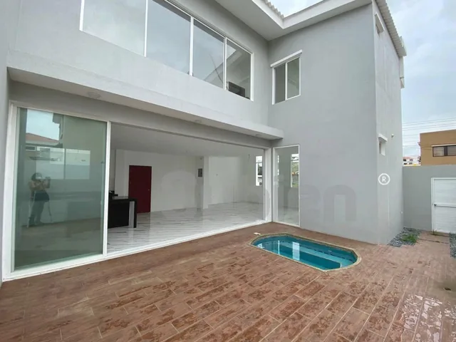 Vendo Casa 2 Plantas Estreno Moderna El Condado, Jacuzzi, Patio, dormitorio Planta Baja, Guayas — imagen 2