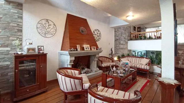 Casa con Piscina Cubierta, Sector Norte, Venta — imagen 2