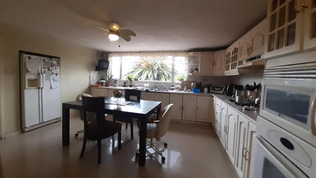 Ubicación Super Comercial Casa de Venta Sector Reservorio — imagen 5