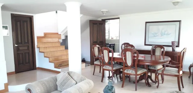 Re/max Futuro Vende Casa Independiente de 190 m² en Conjunto, Sector La Ceramica — imagen 2