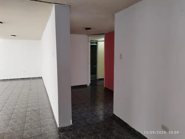Vendo Casa Rentera de 470 m con 5 Departamentos en Ponceano Quito — imagen 3