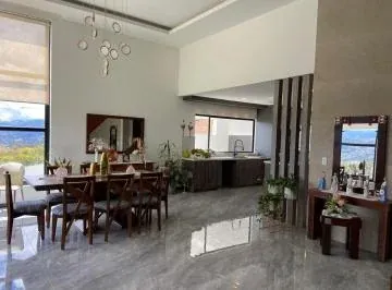 Casa en Venta con Area Verde, Nulti Challuabamba, Azuay — imagen 2