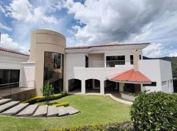 Vendo Casa Elegante en Urbanización Privada - Sector Primavera - Cumbayá — imagen 4