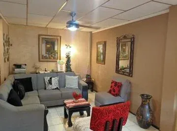 Casa de Venta en La Urbanización La Joya, Primeras Etapas, 3 Dorm.. Guayas — imagen 4
