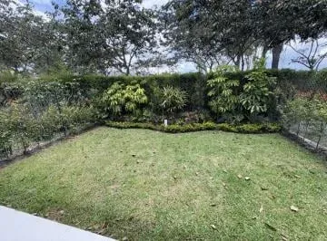 Puembo 247.75 m² en Venta Casa Esquinera Dos Plantas con Jardin y Pergola — imagen 2