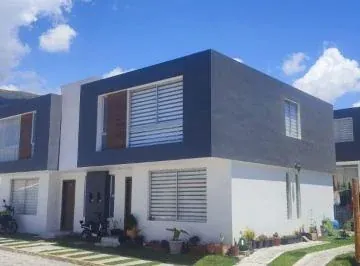Fg - Casas Esquineras de 110 m² 2 Parqueaderos Mitad del Mundo — imagen 4