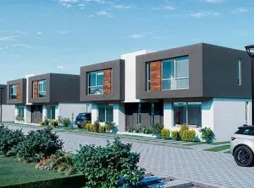 Fg - Casas Esquineras de 110 m² 2 Parqueaderos Mitad del Mundo — imagen 3