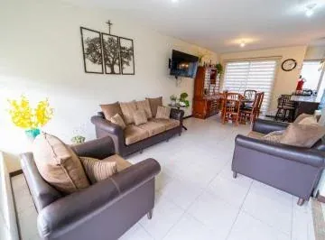 Casa de 207 m² con 4 Dorm. en Venta en La Armenia Valle de Los Chillos — imagen 2