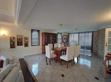 H/ Urbanización La Colina. Casa Independiente en Venta, 259.000usd — imagen 2
