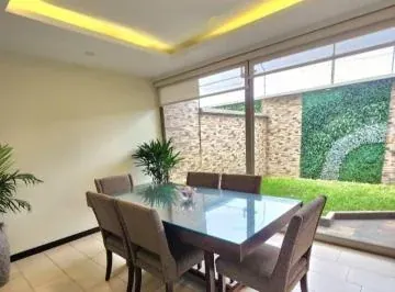 Av Ilaló Casa de Tres Pisos 4 Dorm. Valle de Los Chillos — imagen 5