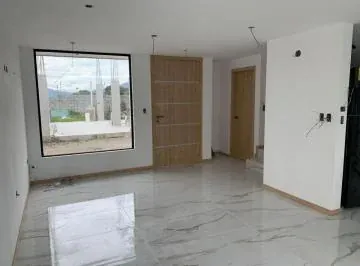 Veta Casas en Sangolquí Valle de Los Chillos 3 Dorm. — imagen 2