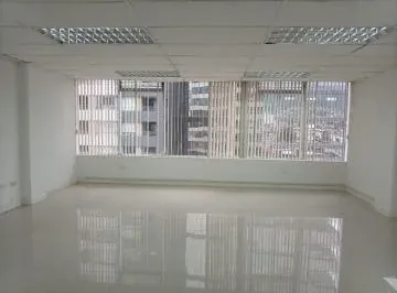 En Venta Oficina con Parqueadero Excelente Ubicacion — imagen 4