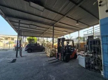 Venta de Local Comercial con Bodega Tipo Galpón en Urdesa, Guayas — imagen 3