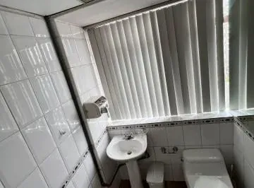 Se Vende Oficina en Av Colón — imagen 3