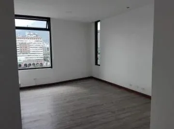 En Venta Oficina de 84 m² con Increible Vista en Pleno Centro Norte, Edif de Lujo. Provincia de Pichincha — imagen 3
