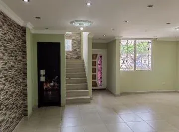 Casa de Venta en La Urbanización La Perla, Autopista Narcisa de Jesús. Guayas — imagen 4