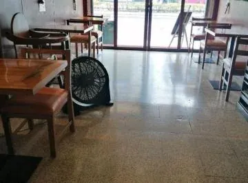 Vendo Local Urdesa Calle Victor Emilio Estrada de 100 m², Guayas — imagen 2