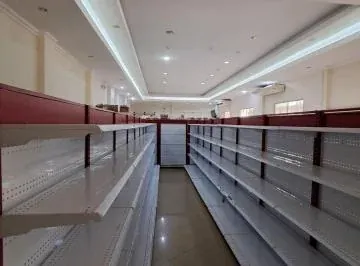 Venta de Local Comercial con Bodegas y Oficinas en Centro de Machala, El Oro — imagen 5