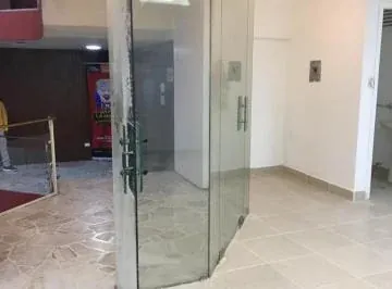 Vendo Locales Comerciales, Sector La Mariscal — imagen 2