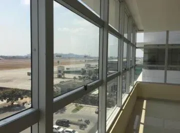 Venta de Oficina + Parqueo en Moderno Edificio Sky Building, Guayas — imagen 4