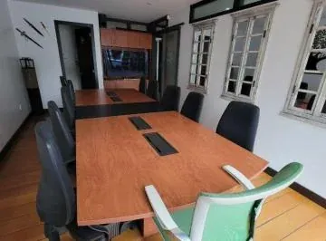 Oficina de Venta en El Sector Republica de El Salvador de 133 m con Divisiones — imagen 5