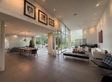 Hermosa Casa de Venta en Exclusiva Urbanización de Cumbayá! — imagen 5