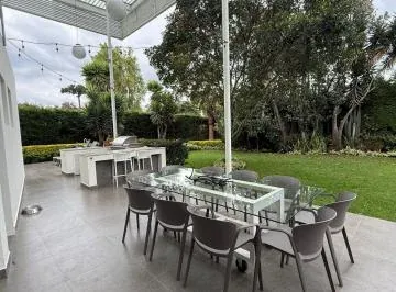 Hermosa Casa de Venta en Exclusiva Urbanización de Cumbayá! — imagen 2