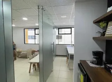 Vendo o Alquilo Oficina en Puerto Santa Ana, Semiamoblada, Parqueo, Guayas — imagen 5