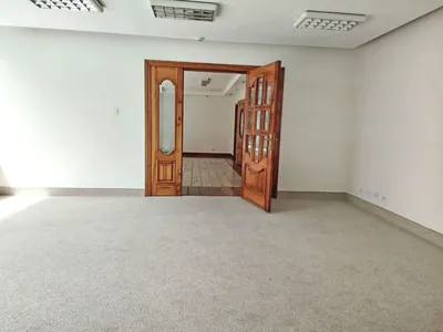 Vendo Oficina en República de El Salvador — imagen 3