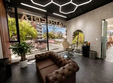 En Venta Local Comercial con Alta Exposición - República del Salvador — imagen 3