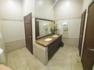 Vendo Edificio Comercialde 3 Pisos en La Vía a La Costa Km 11 Alta Exposición Bien Mantenido Balcon, Guayas — imagen 4