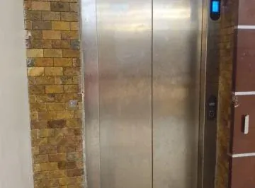 Vendo Edificio Comercialde 3 Pisos en La Vía a La Costa Km 11 Alta Exposición Bien Mantenido Balcon, Guayas — imagen 3
