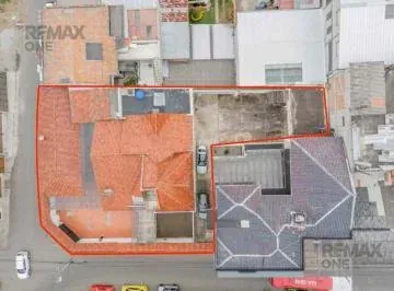 Propiedad Comercial Frente Al Parque Ricaurte, Azuay — imagen 5