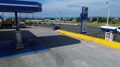 Venta de Gasolinera Operativa o Estación de Servicios Ruta del Sol Circumbalacion Manta, Manabí — imagen 4